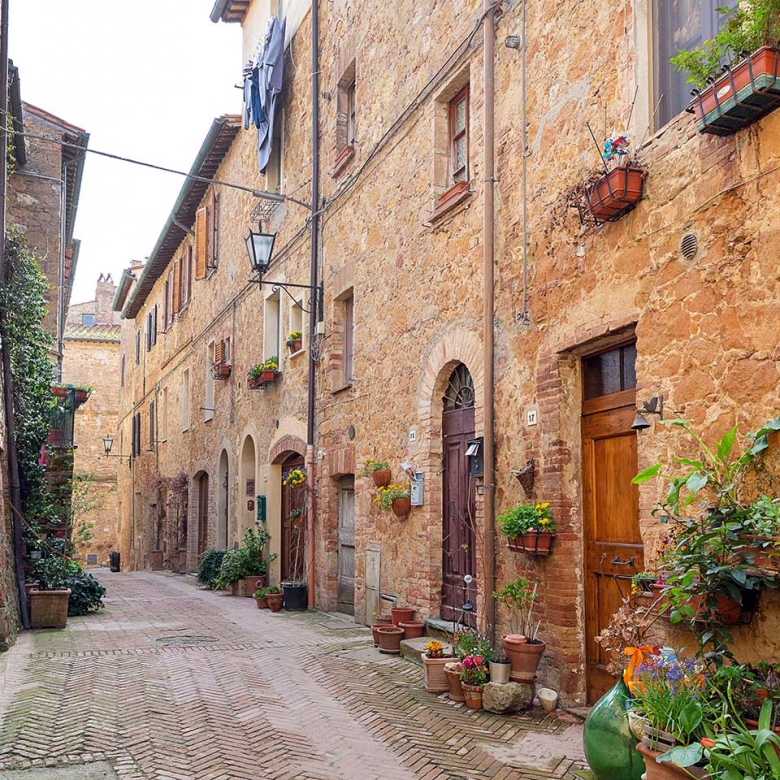 Casa unifamiliare in zona residenziale